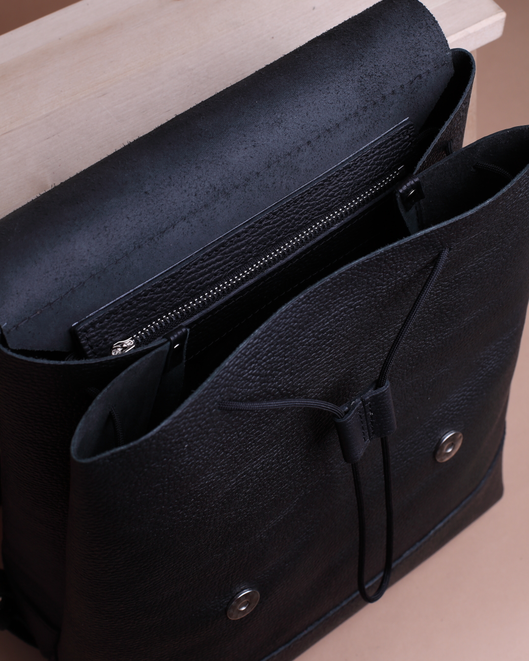 Женский рюкзак из натуральной кожи черный B007 black grain