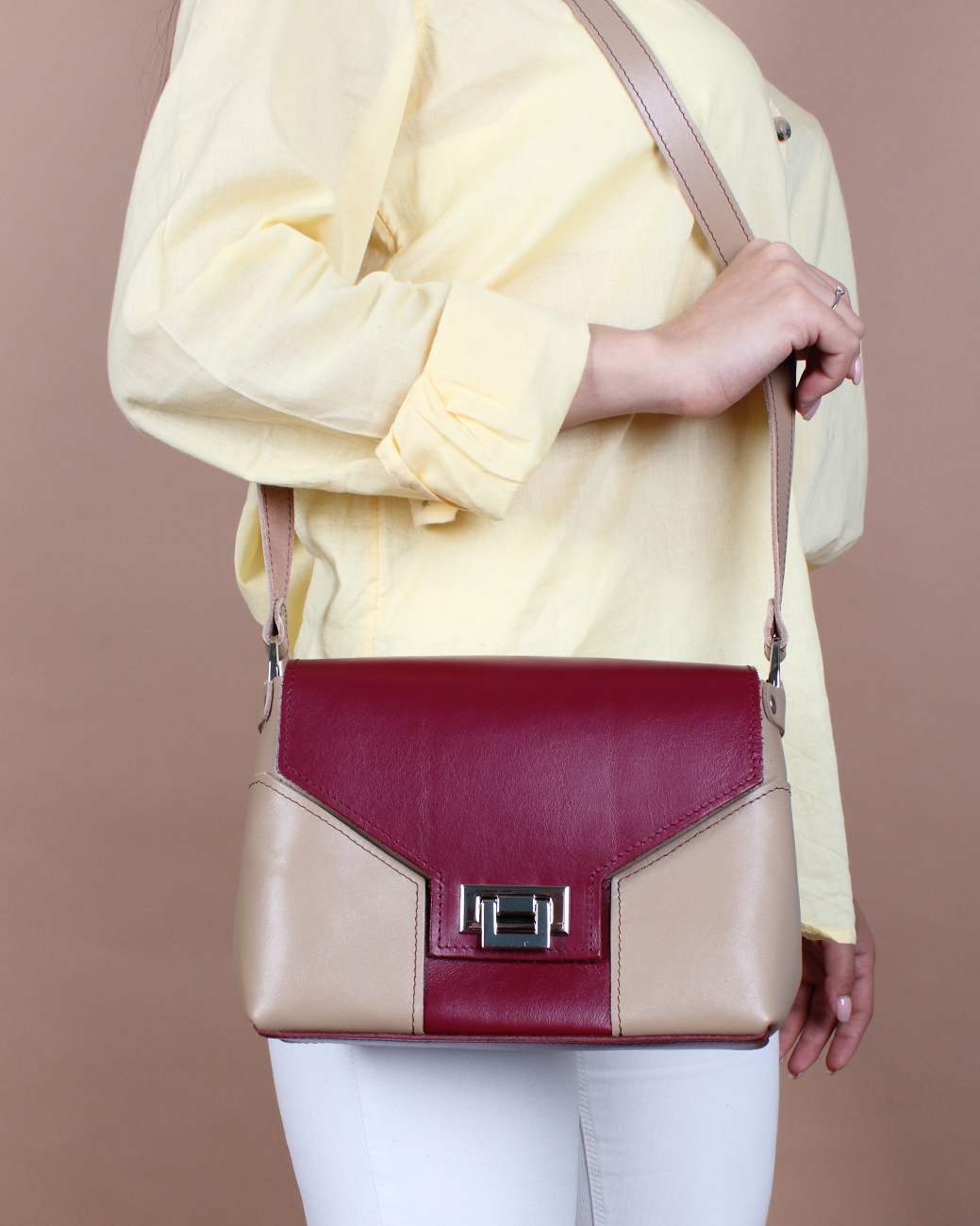 Женская сумка через плечо из натуральной кожи A011 combi7