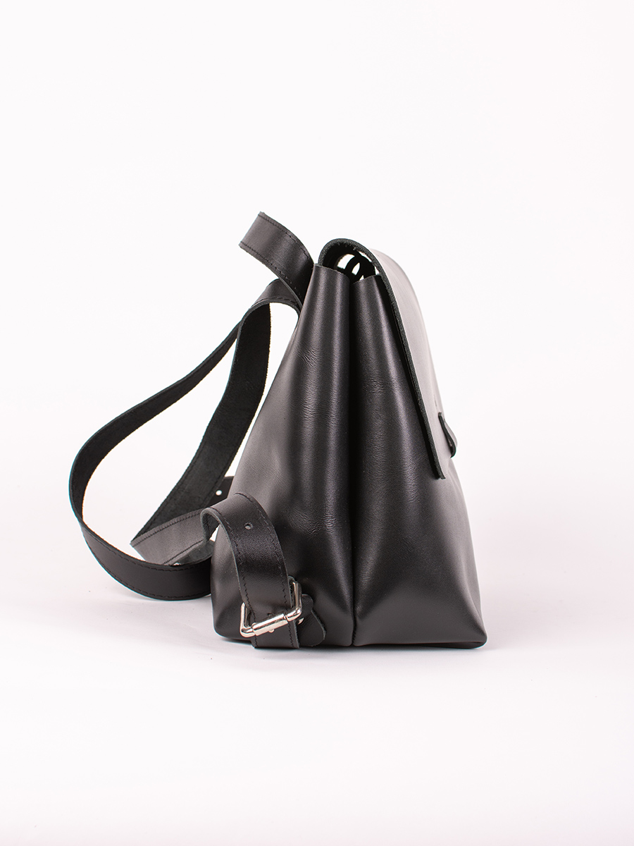 Женский рюкзак из натуральной кожи черный B0011