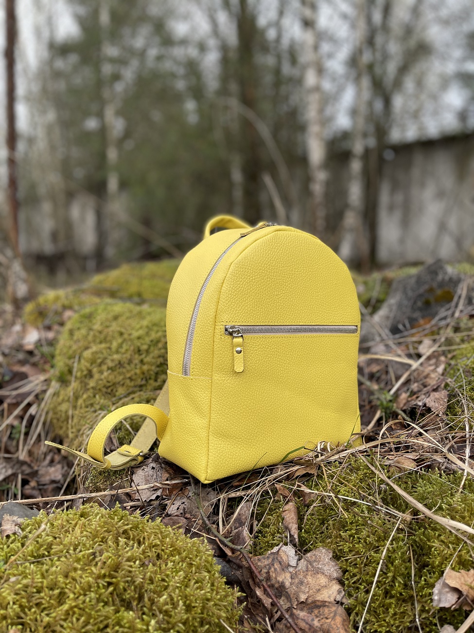 Женский кожаный рюкзак на молнии желтый B008 lemon grain