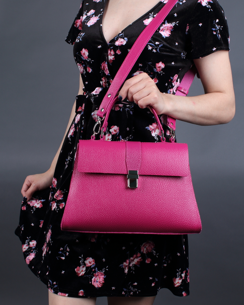 Женская сумка трапеция из натуральной кожи розовая A023 fuchsia grain