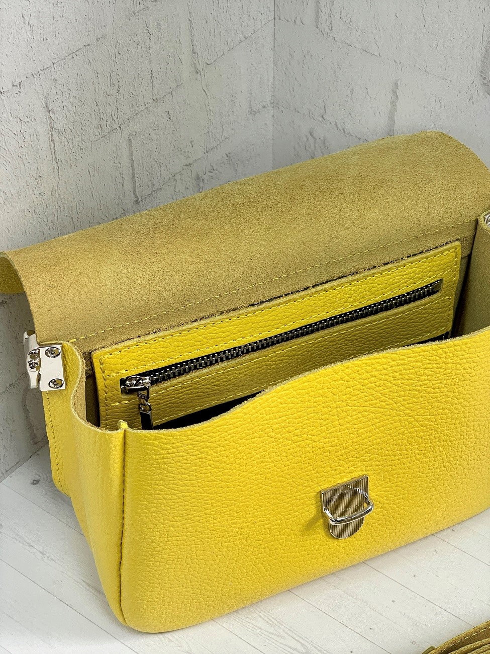 Женская кожаная сумка через плечо лимонно-желтая A001 lemon grain