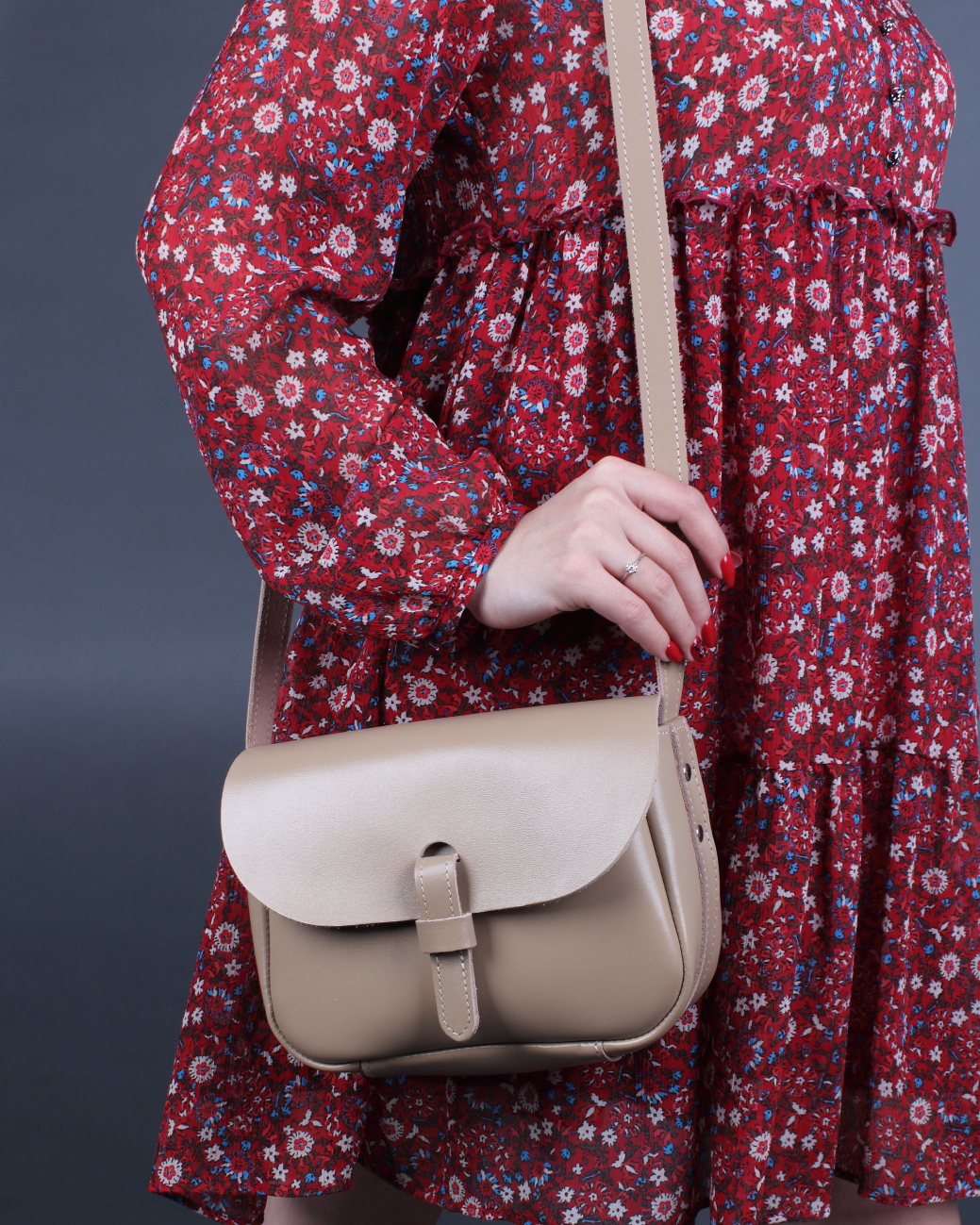 Женская сумка через плечо из натуральной кожи бежевая A016 beige