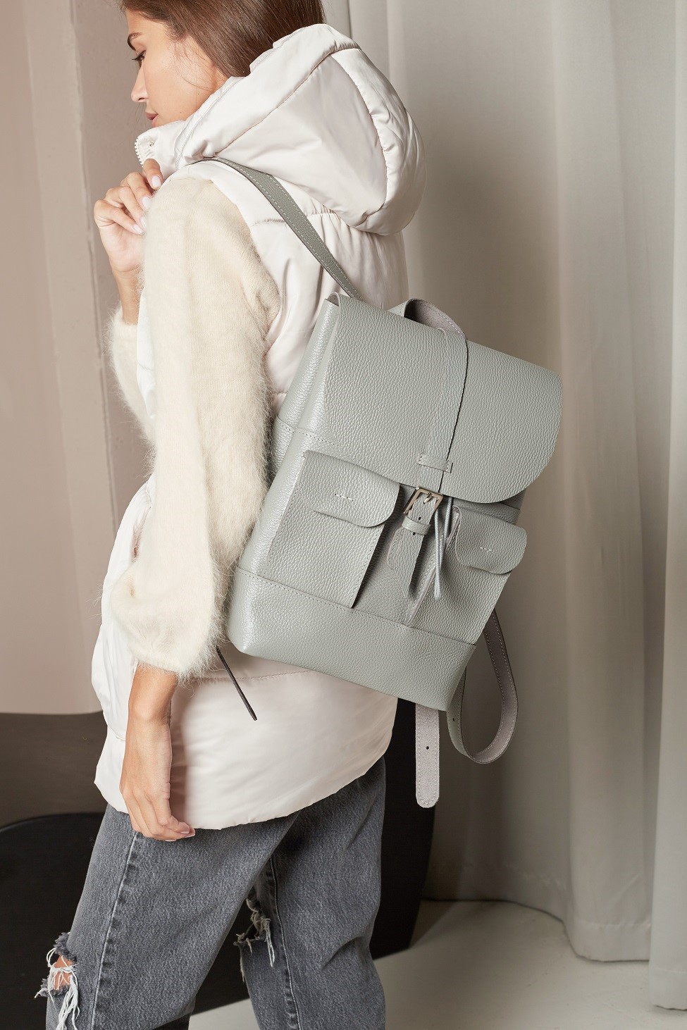 Женский рюкзак из натуральной кожи серый B010 grey grain