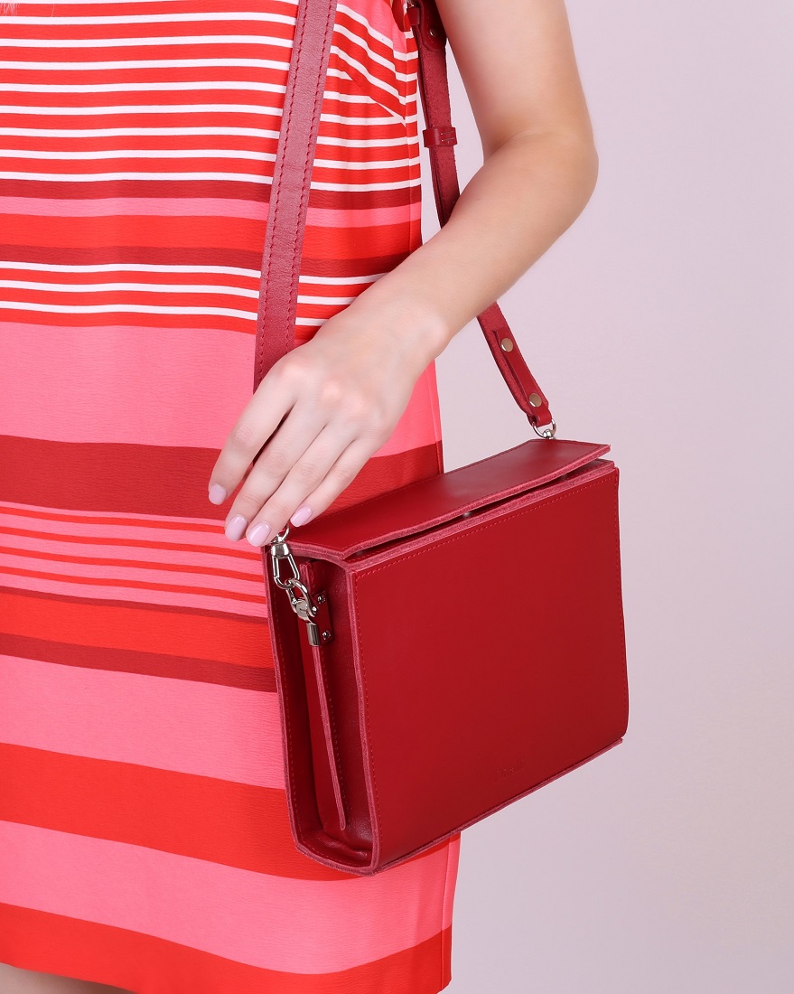 Женская кожаная сумка через плечо красная A013 ruby