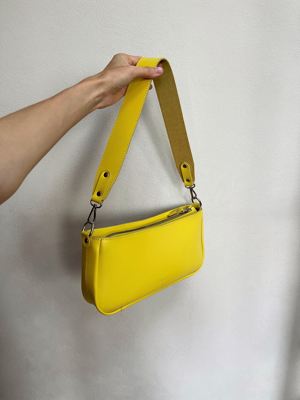 Женская кожаная сумка-багет желтая A041 lemon