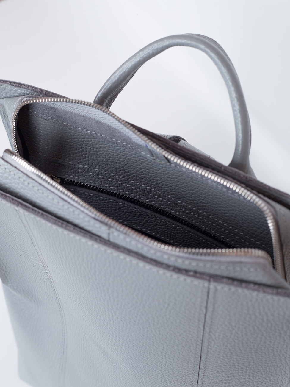 Женский рюкзак из натуральной кожи серый B014 grey grain