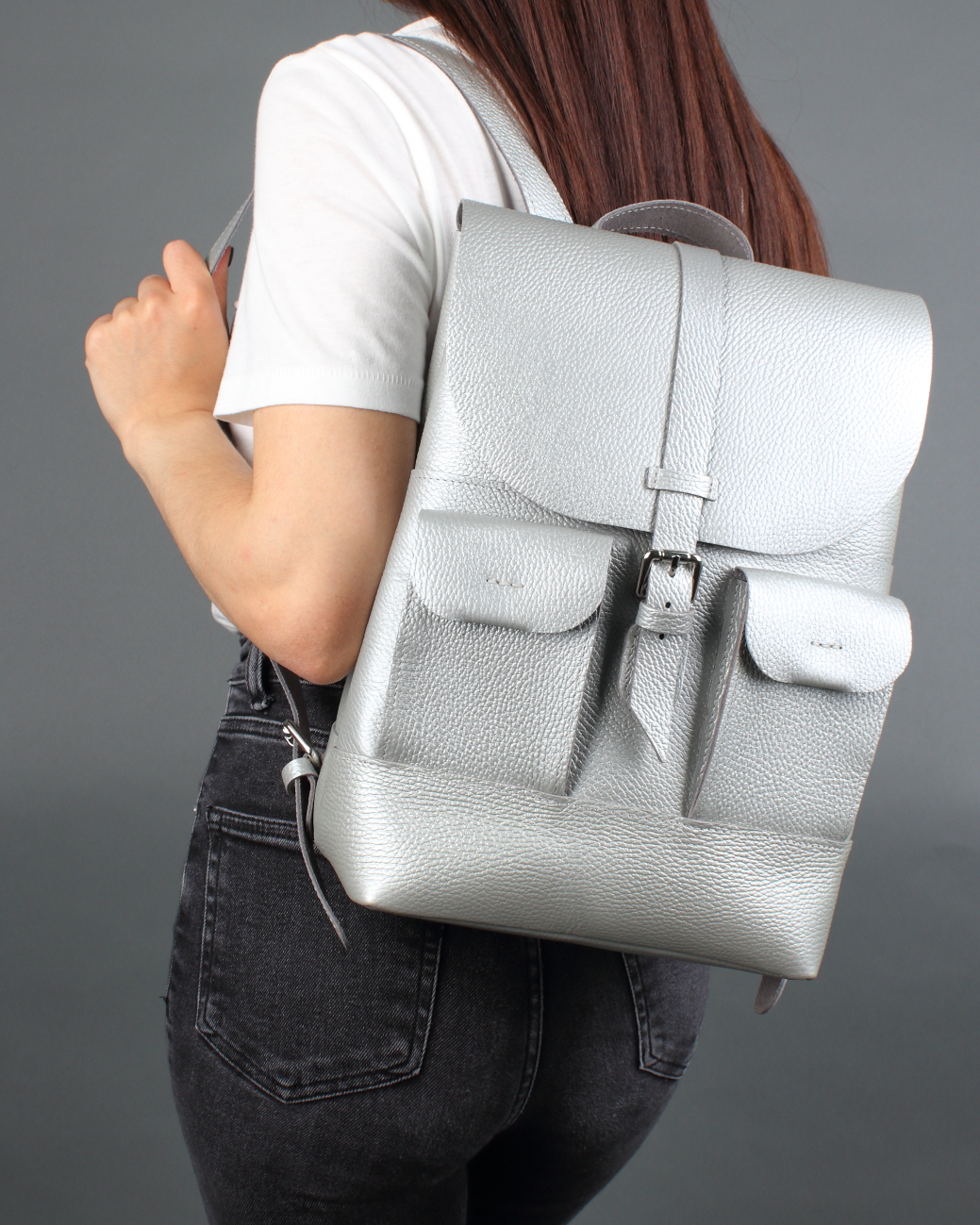 Женский рюкзак из натуральной кожи серебристый B010 silver grain