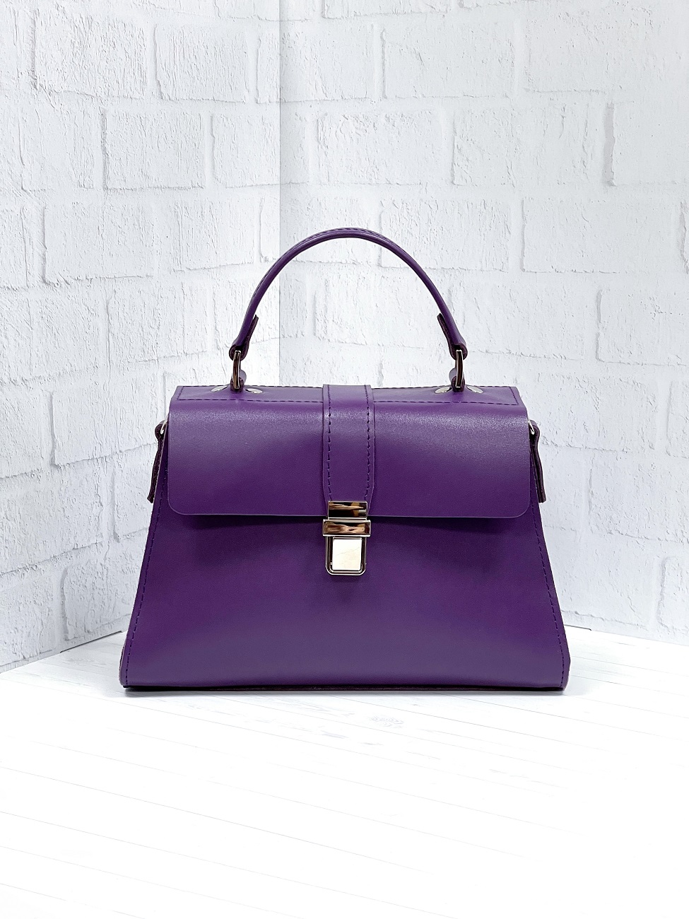 Женская кожаная сумка трапеция фиолетовая A023 purple mini
