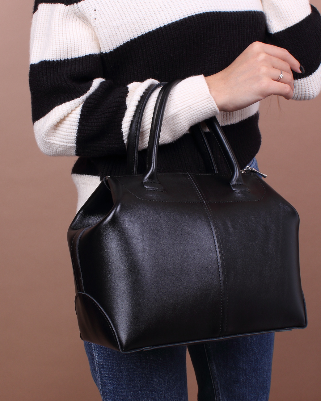 Женская кожаная сумка саквояж-трансформер черная A0201 mini