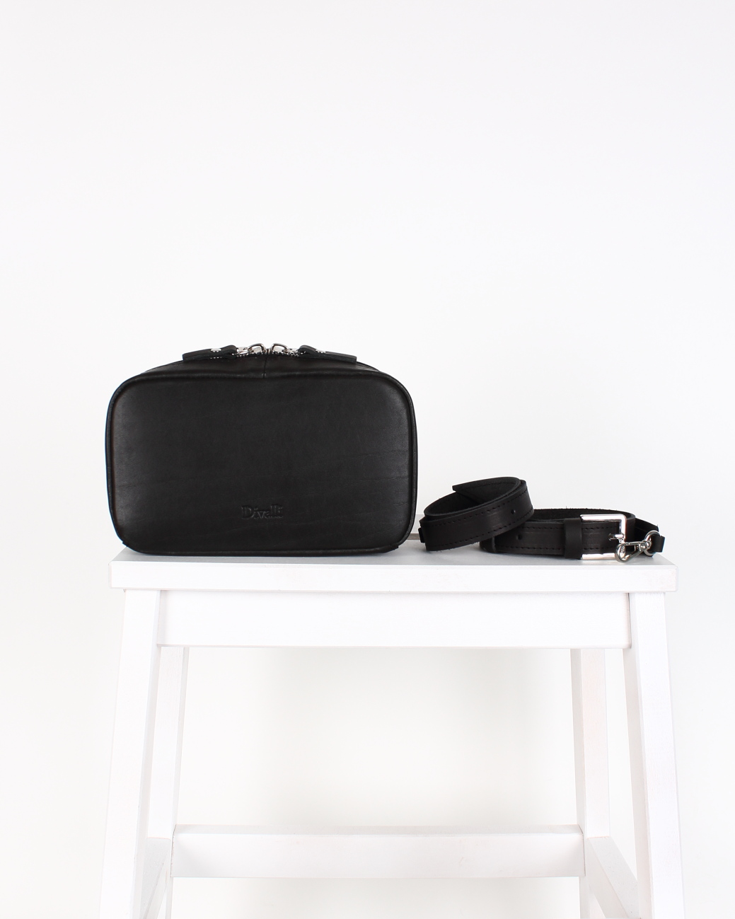 Кожаная женская поясная сумка черная A0071 mini