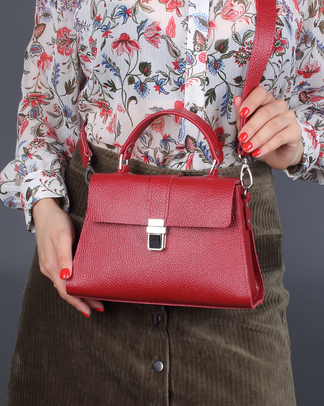 Женская сумка трапеция из натуральной кожи красная A023 ruby mini grain