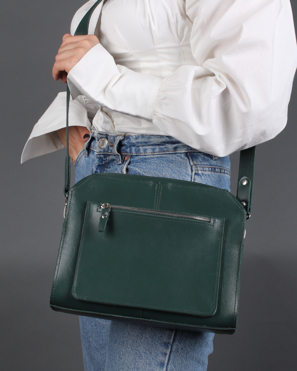 Женская кожаная сумка через плечо зеленая A017 emerald