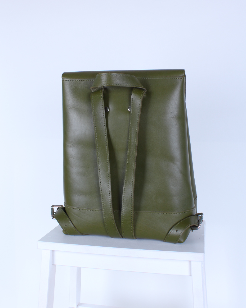 Женский рюкзак из натуральной кожи хаки B002 khaki