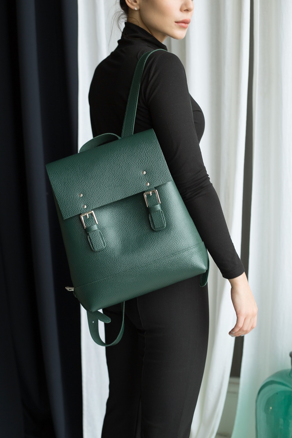 Женский рюкзак из натуральной кожи зеленый B007 emerald grain
