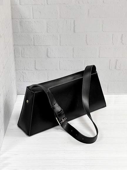 Женская сумка-багет из натуральной кожи черная A0361